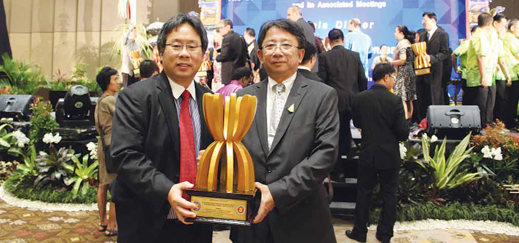 Sahacogen Green Co., Ltd won the coveted 2013 ASEAN Energy Award – its biomass fired cogeneration power plant was jointly constructed by TJEL and JEL on a full EPC lump sum turnkey arrangement
